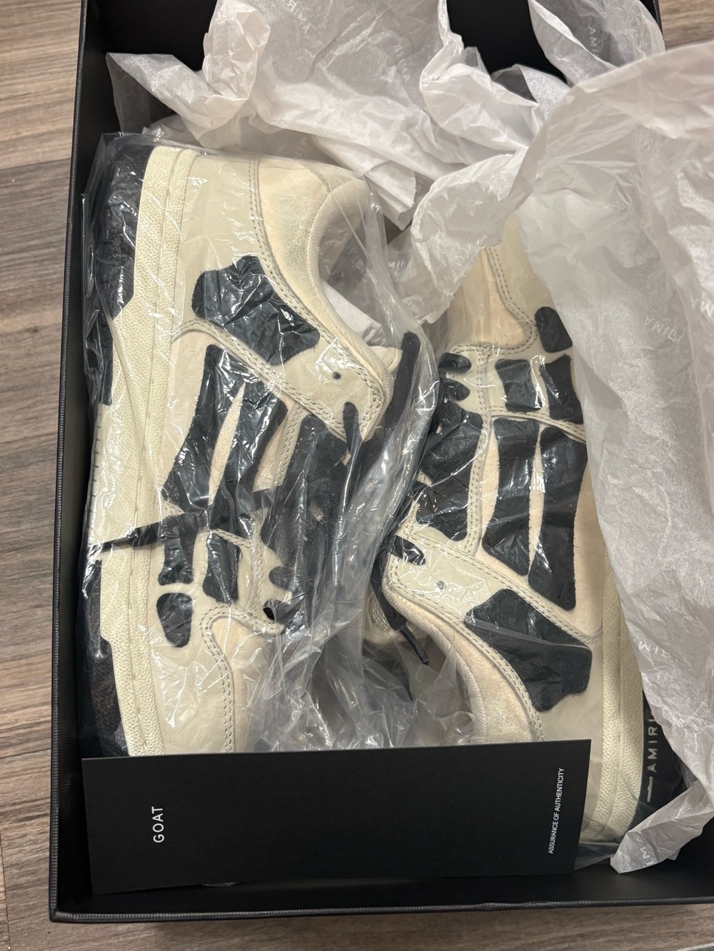 AMIRI Cream and Black Low-Top Leather Sneakers